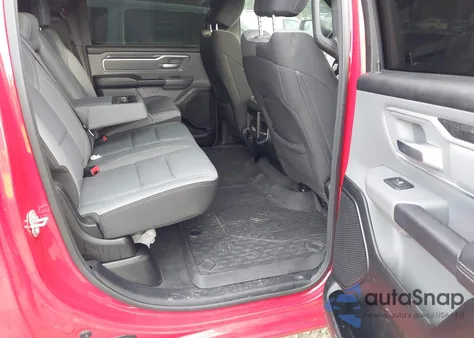 2021 Ram 1500 Big Horn 4X4 5'7 Box z USA, uszkodzony, nr VIN 1C6SRFFTXMN538529